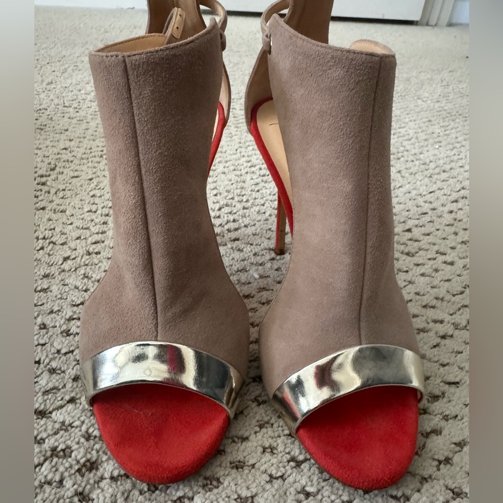 Giuseppe Zanotti tan and orange/red Heel in Excellent condition